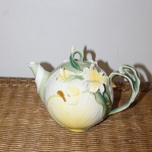 Pier 1 Imports “Ginger Lily” Hand-Painted Porcelain Teapot – Floral Sculptural D